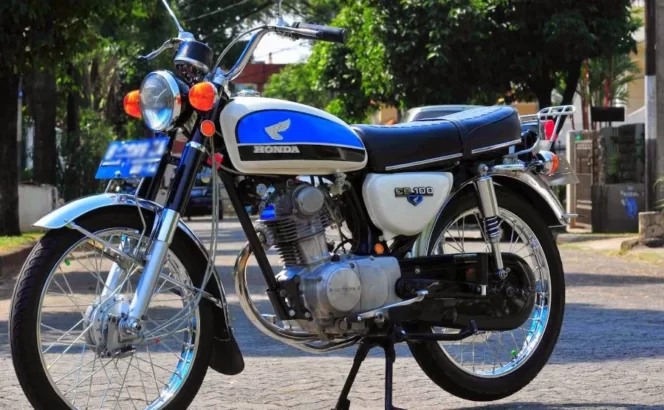 
					Motor CB100 merupakan salah satu jenis motor yang cukup populer di Indonesia. Motor ini merupakan jenis motor sport yang memiliki performa tinggi serta tampilan yang menarik.