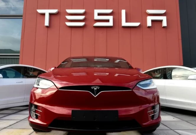 
					Inilah Seputar Mobil Listrik Tesla