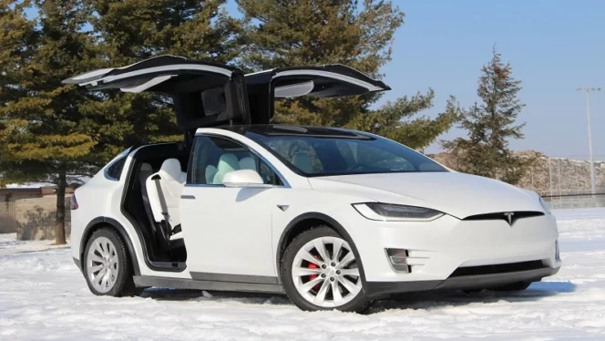 
					Serkilas Membahas Tesla Model X