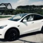 Tesla Model Y adalah sebuah SUV ukuran sedang yang seluruhnya bertenaga listrik dan sudah mendapatkan popularitas yang cukup tinggi karena kombinasi efisiensi, performa, dan teknologi yang dimilikinya.